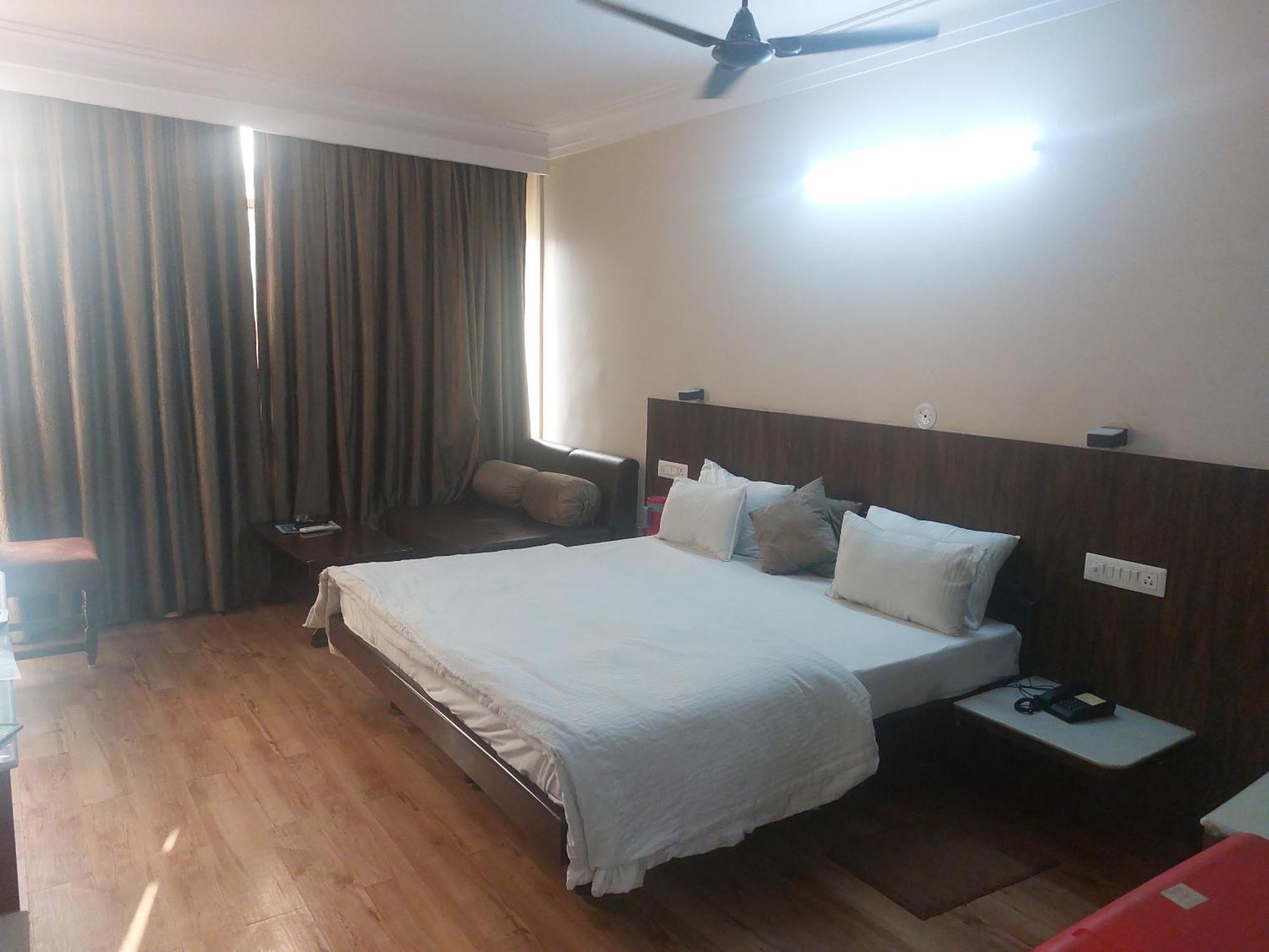 Hotel Shikhar Palace Jabalpur Εξωτερικό φωτογραφία